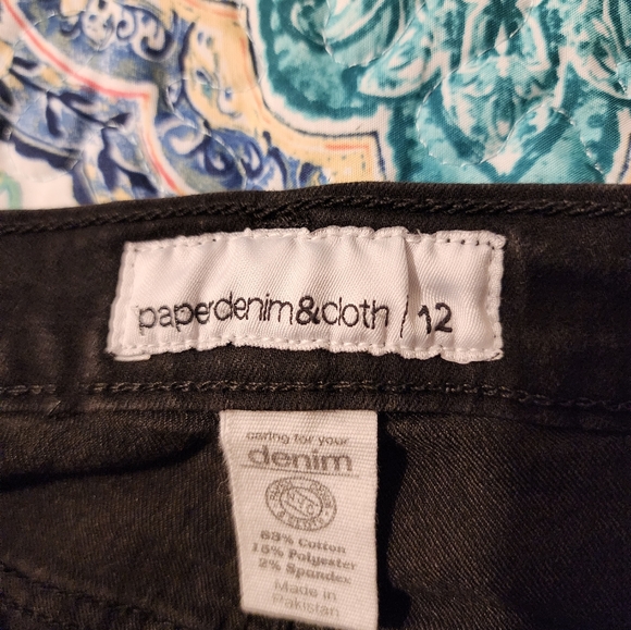 Paper denim and clothe - Picture 3 of 3